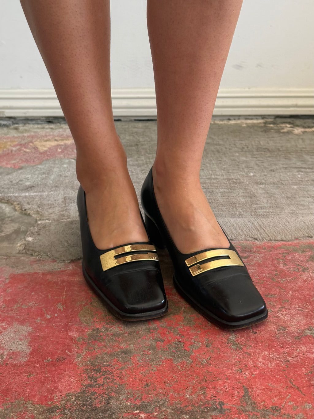 Gucci Gold Logo Loafers / 6
