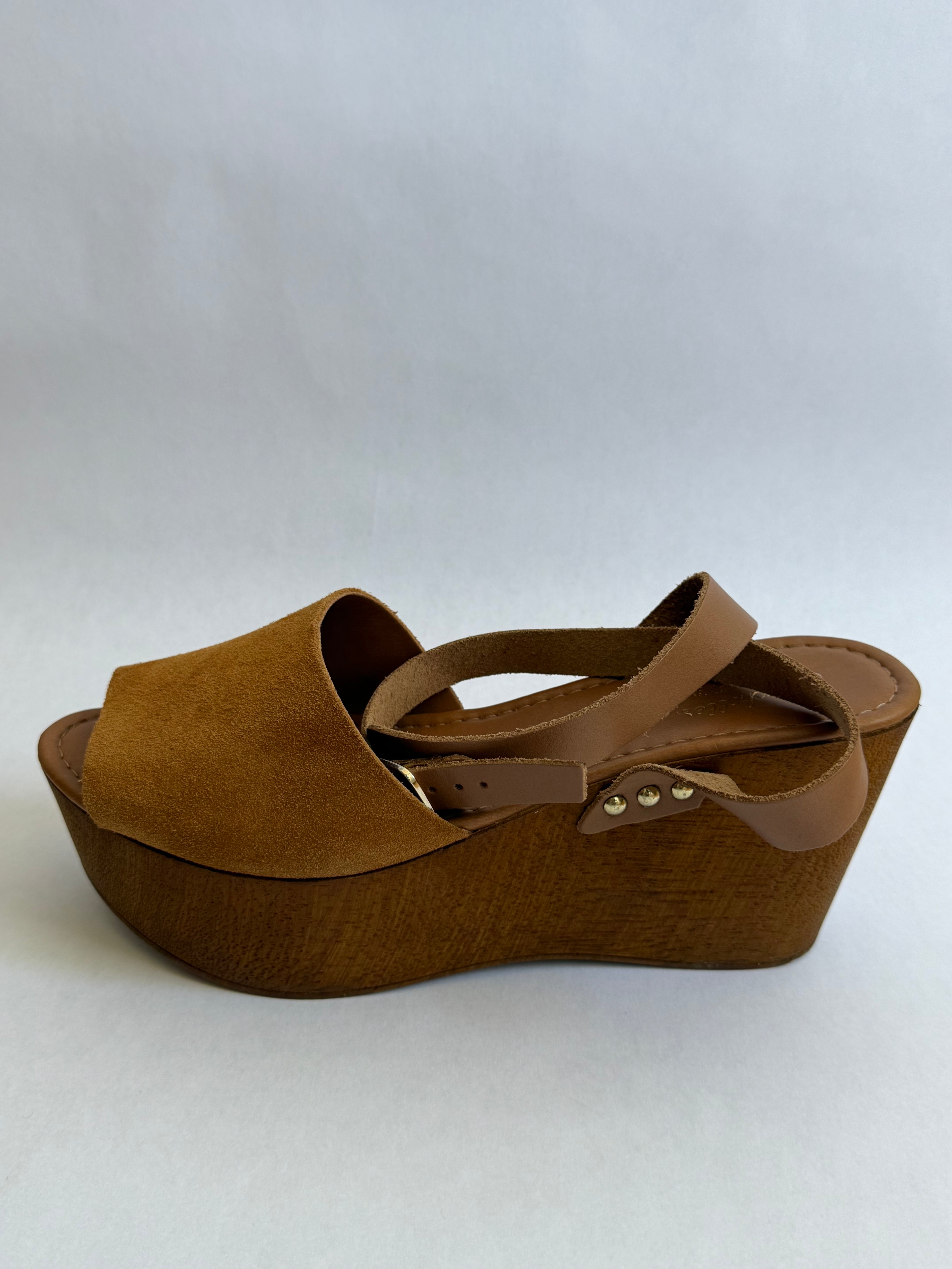 Preloved Tan Suede Platform Wedges / US 9
