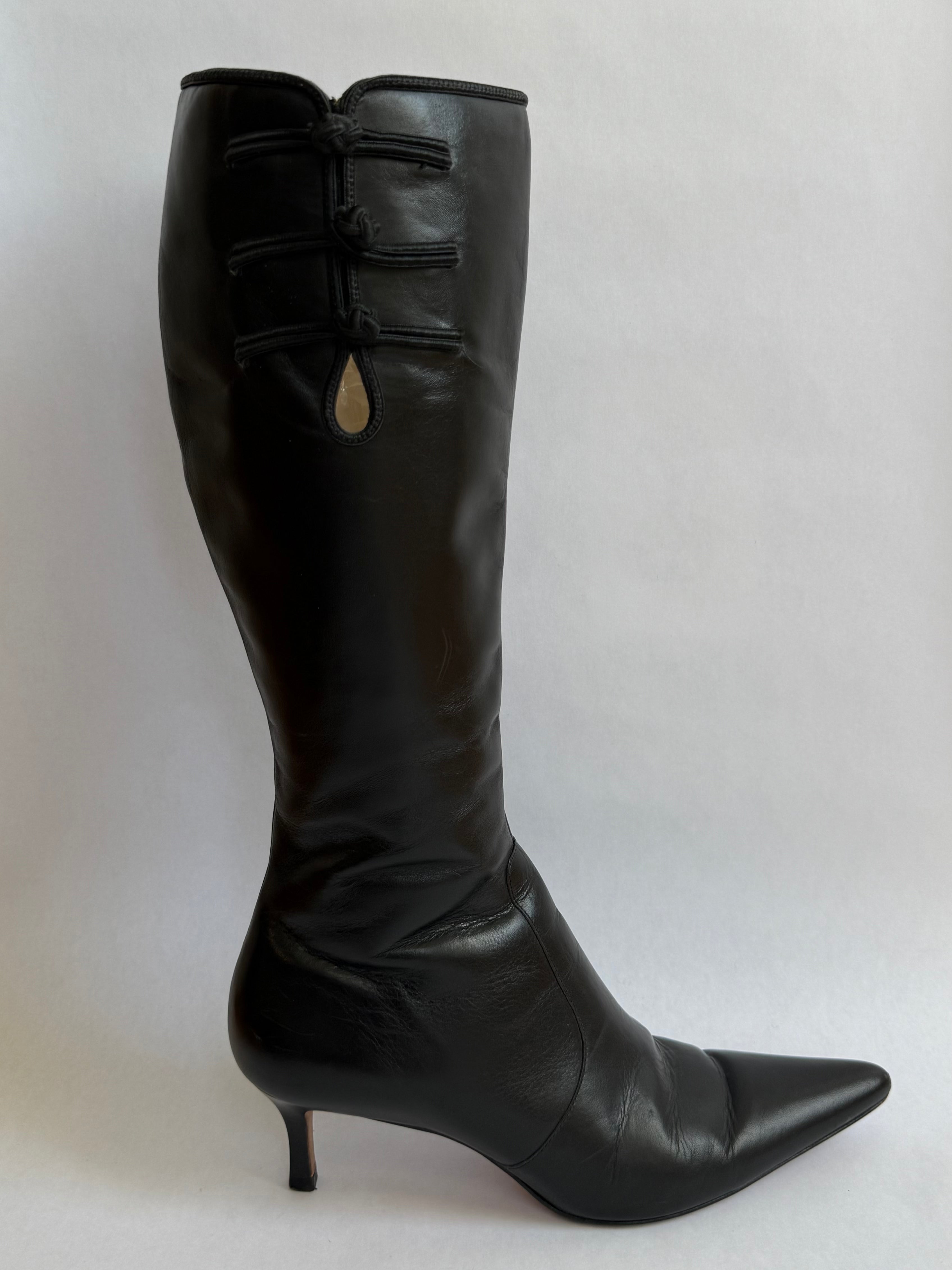 Ann Taylor Frog Closure Boot / Size 6