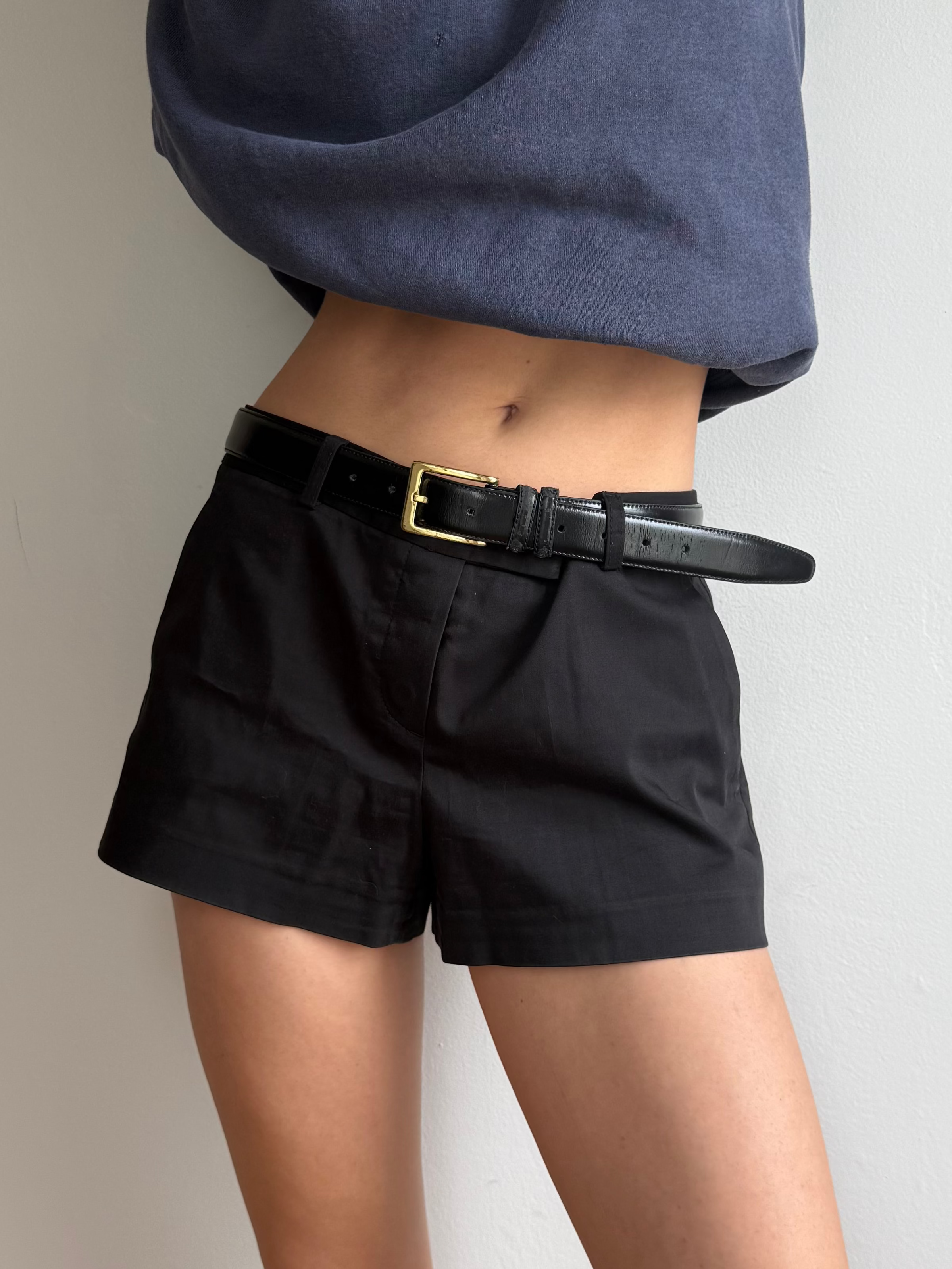 Theory Trouser Shorts / 8