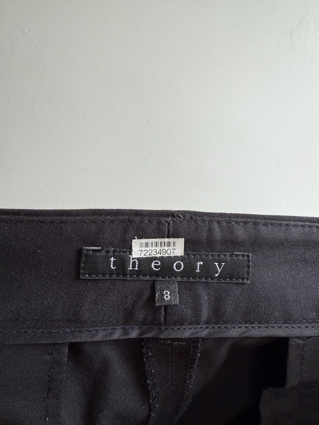 Theory Trouser Shorts / 8