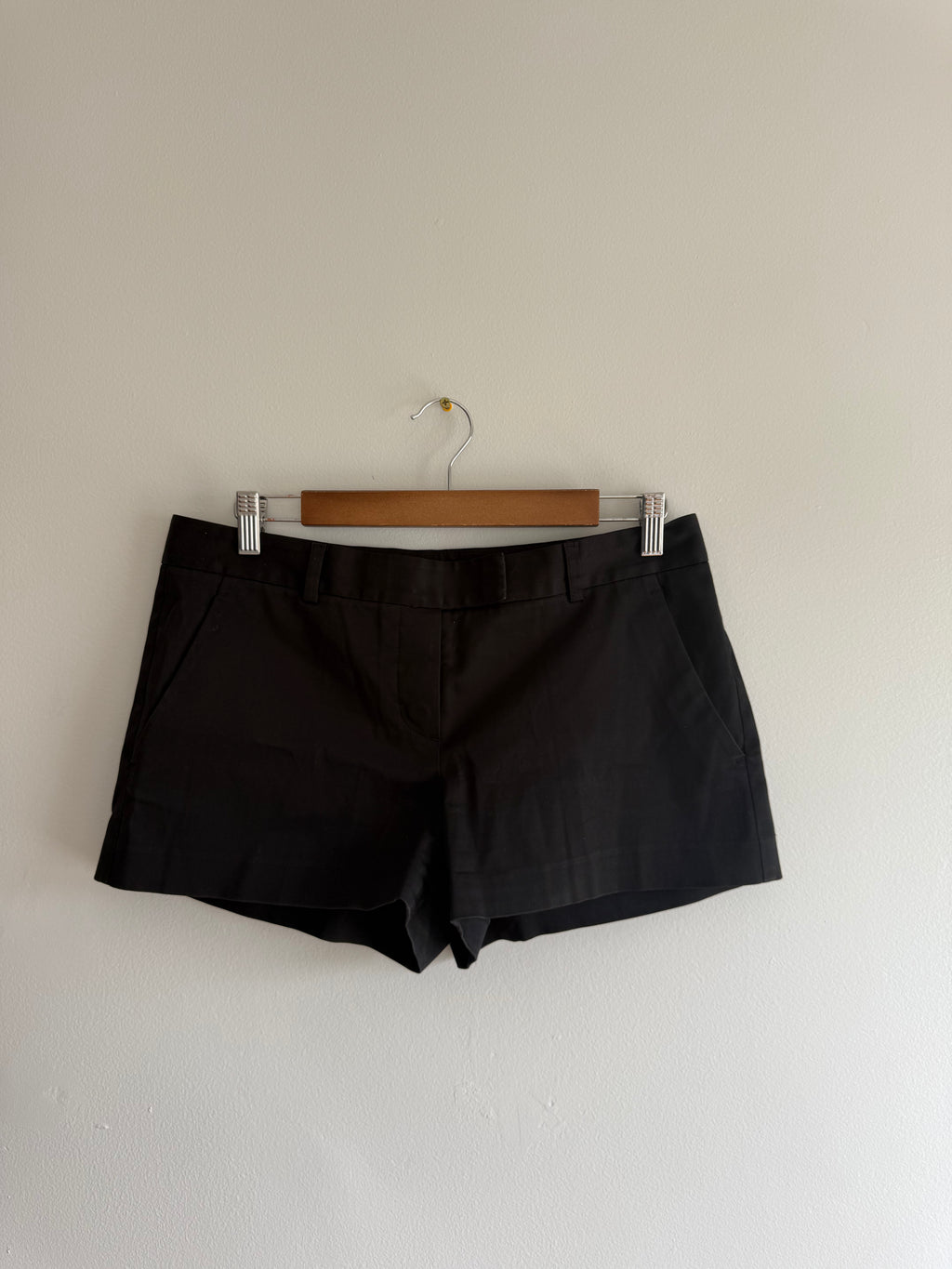 Theory Trouser Shorts / 8