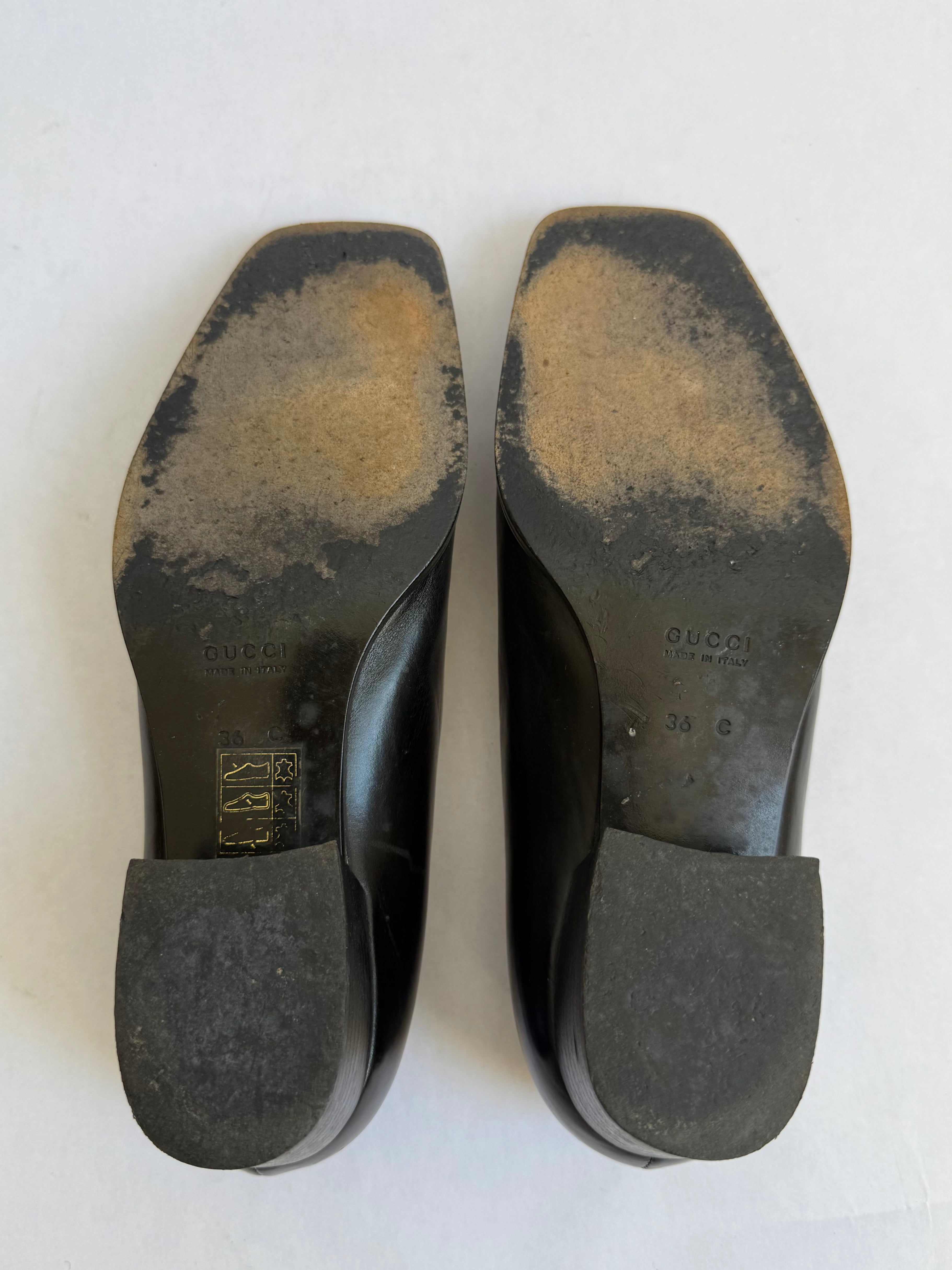 Gucci Gold Logo Loafers / 6