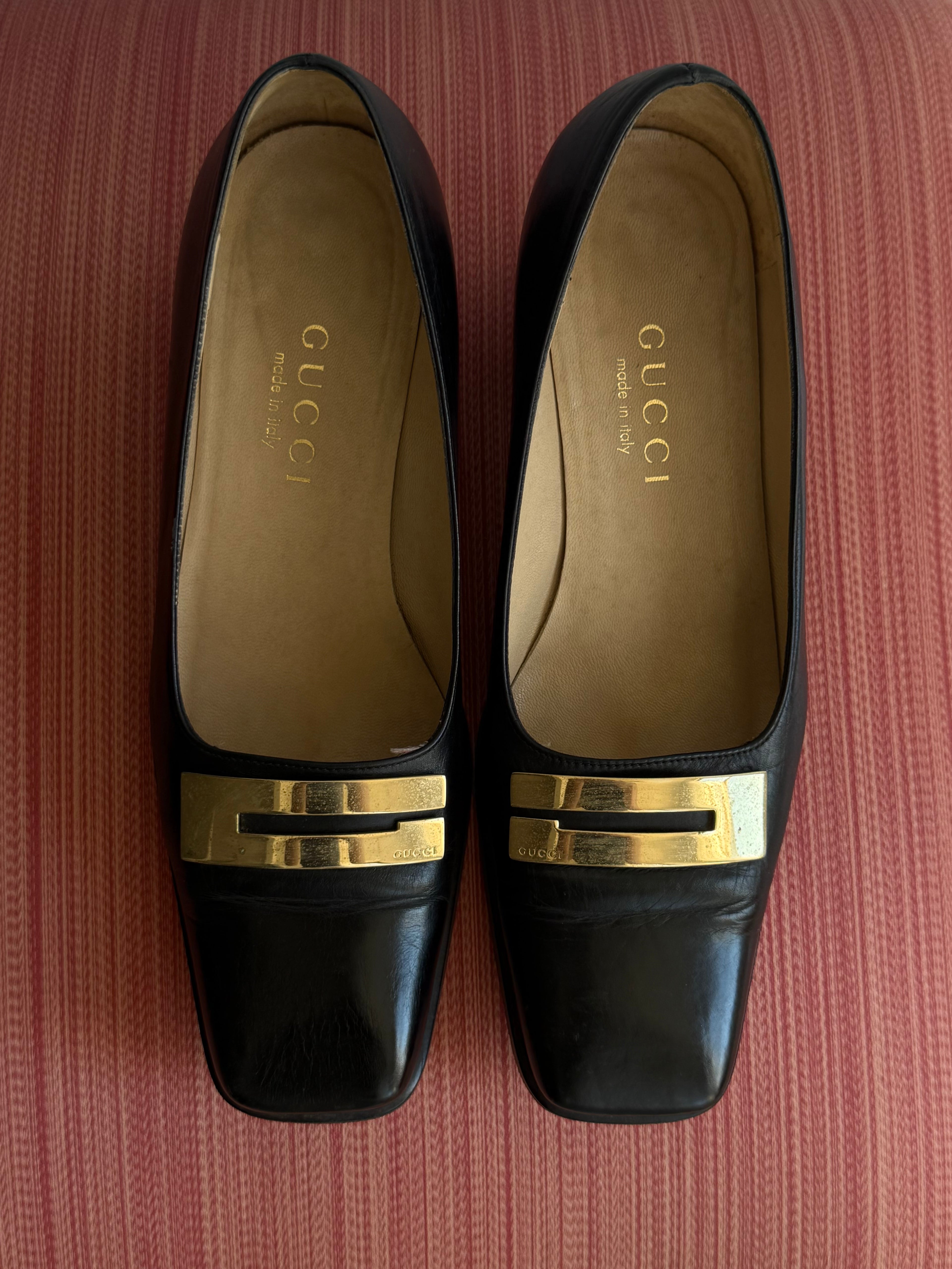 Gucci Gold Logo Loafers / 6