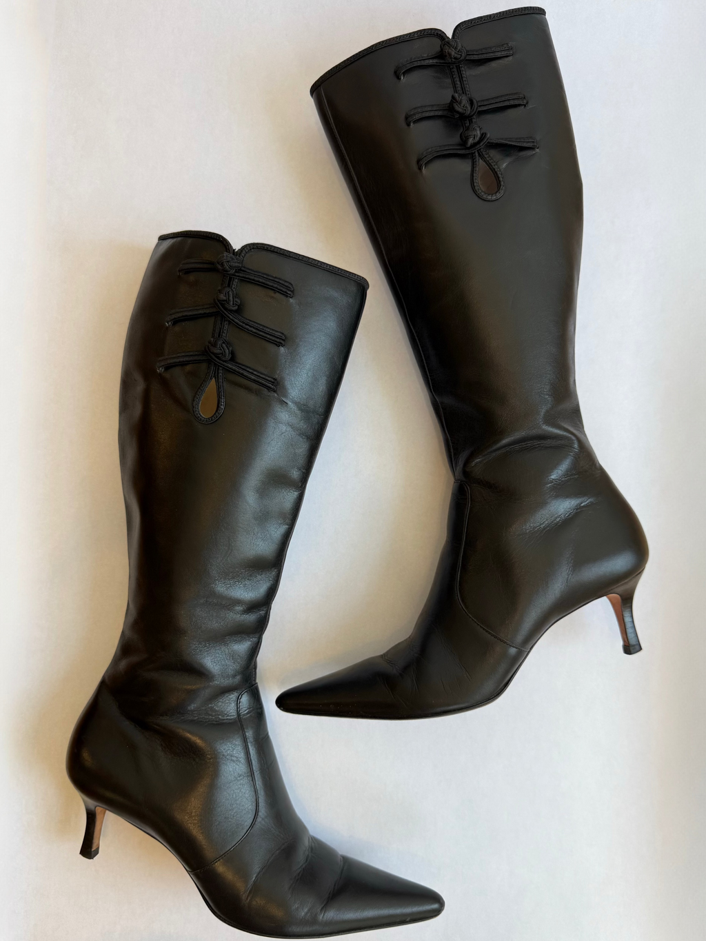 Ann Taylor Frog Closure Boot / Size 6