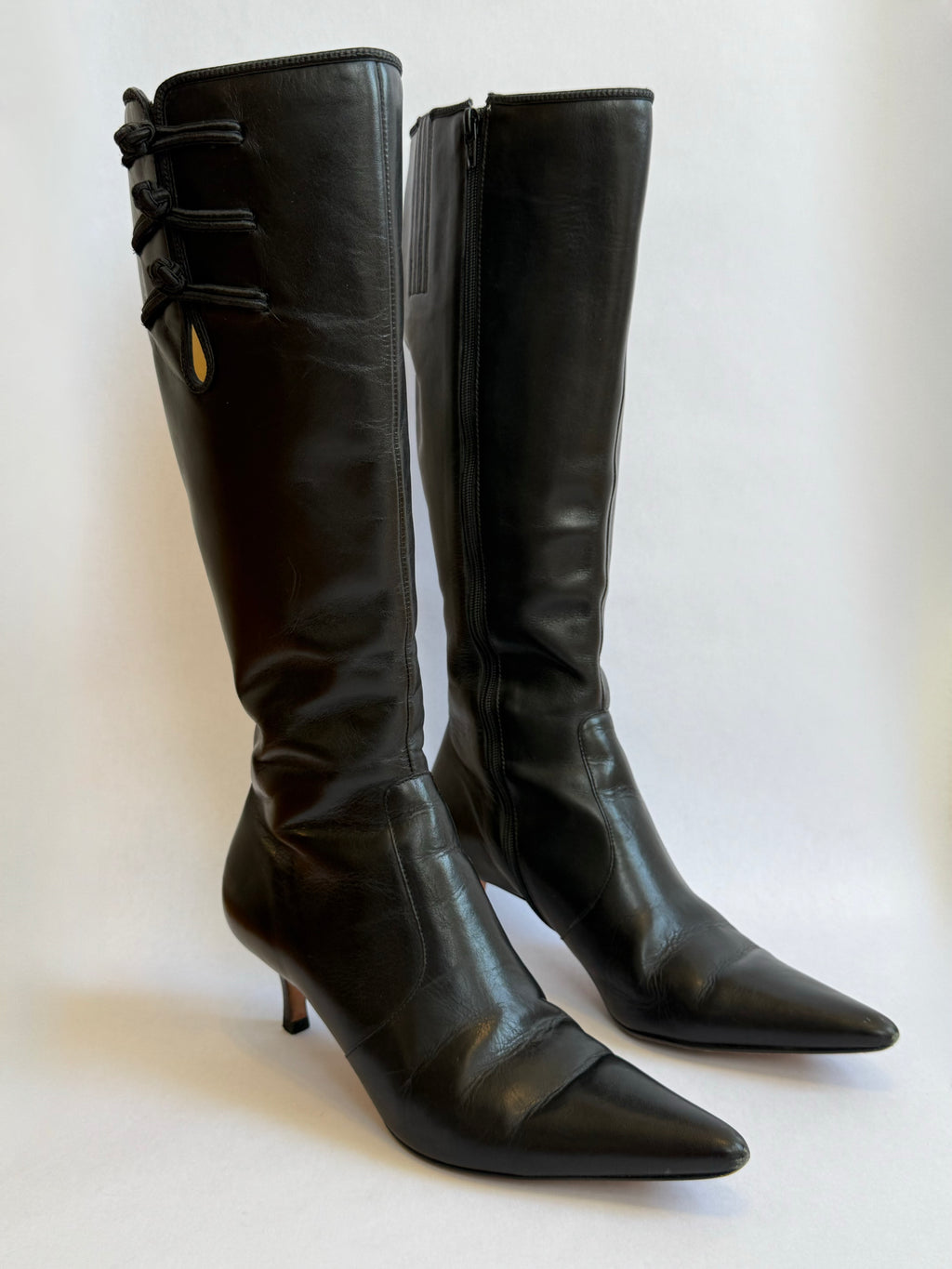 Ann Taylor Frog Closure Boot / Size 6