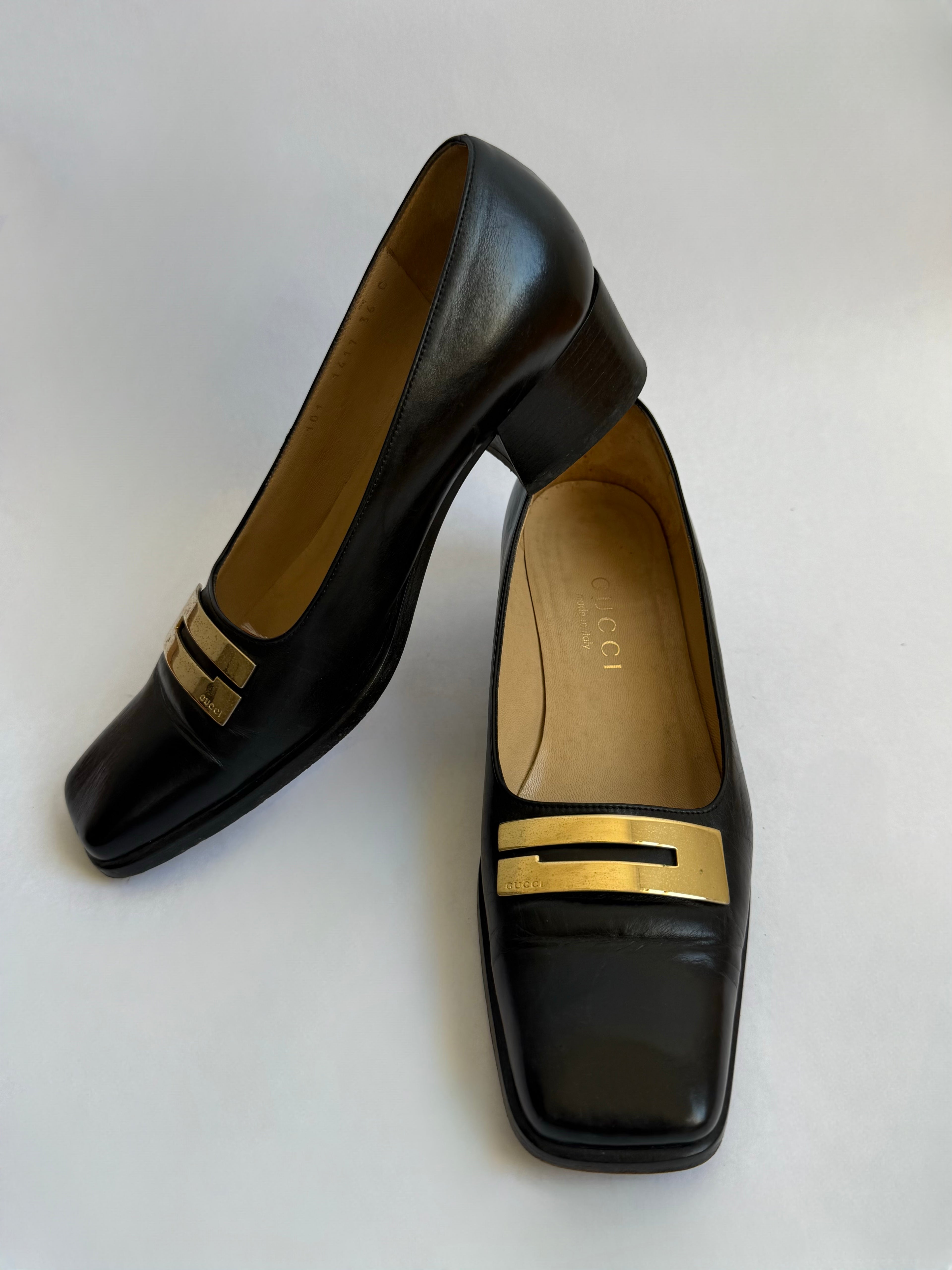 Gucci Gold Logo Loafers / 6