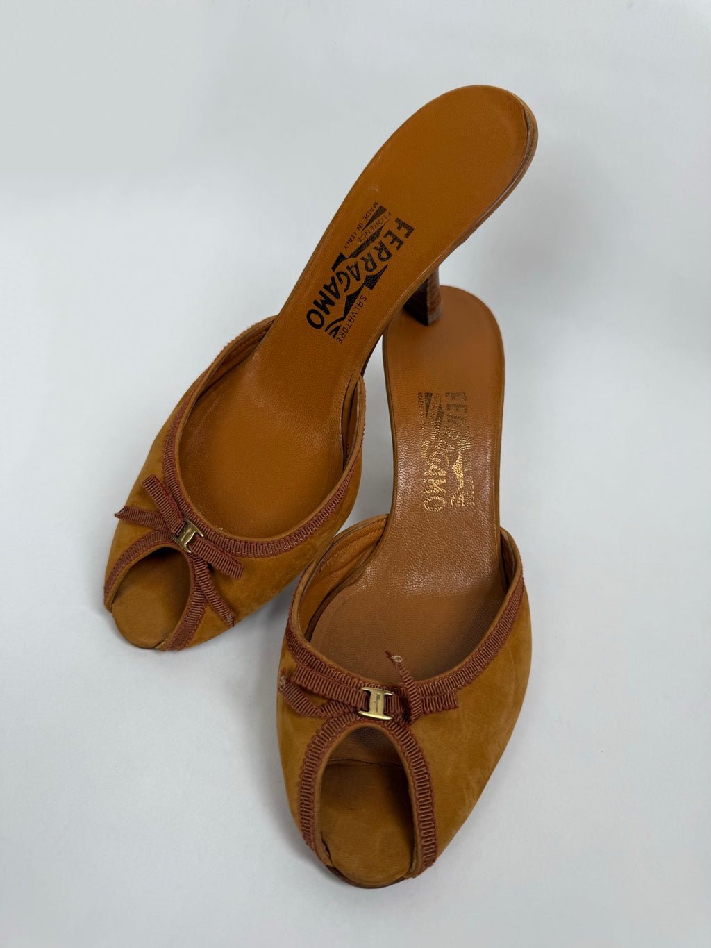 Ferragamo Peep-Toe Heels / US 8