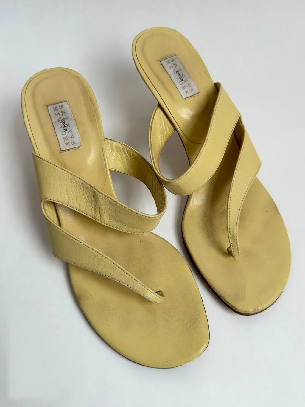 Barneys New York Kitten Heels / 37