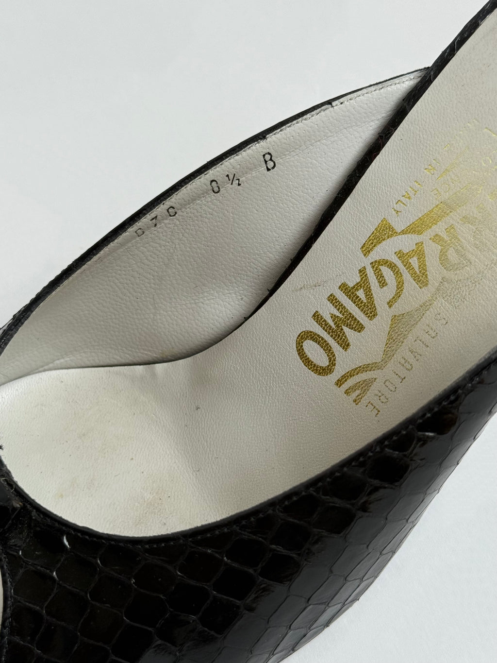 Ferragamo Peep-Toe Mules / 8.5